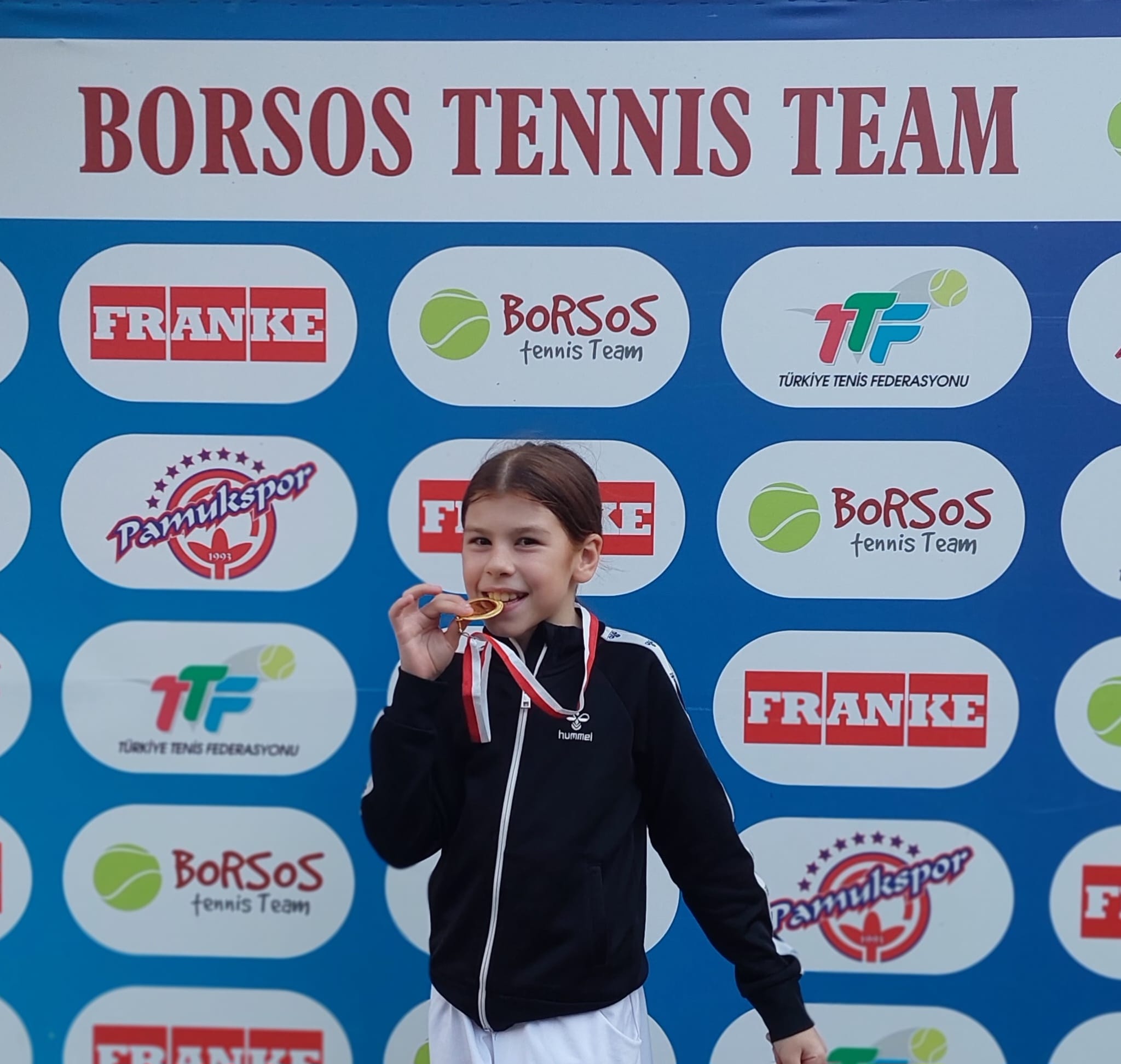 Hafsa Zehra Çınar, Tenis Turnuvası'nda Şampiyon Oldu